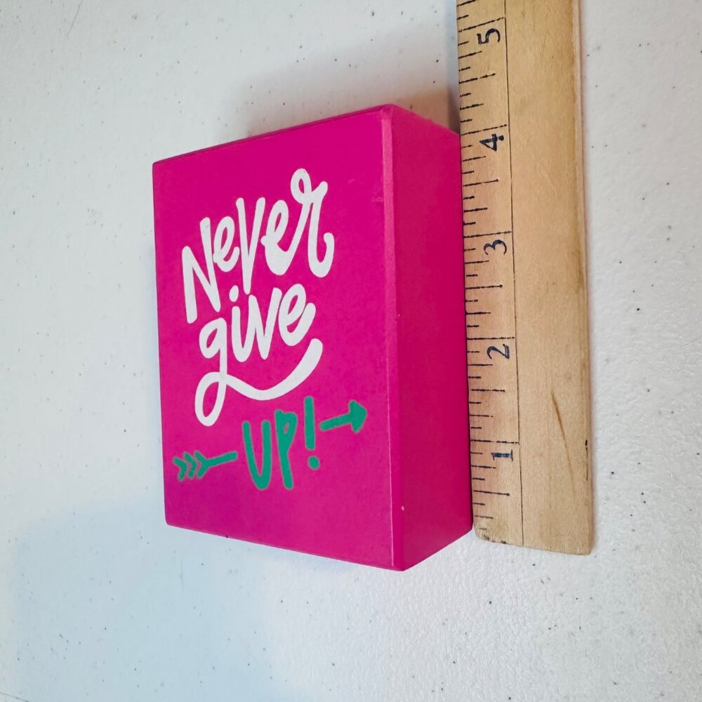Motivational Pink Box Sign "Never Give Up" Table Decoration Sign Valentines Day - Picture 3 of 11